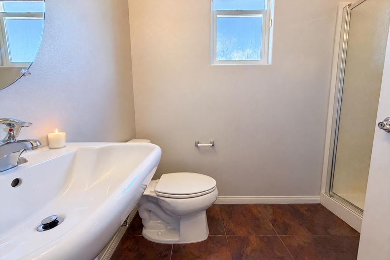 Photo 13 of 21 of 908 Baronet Dr, Las Vegas, NV
