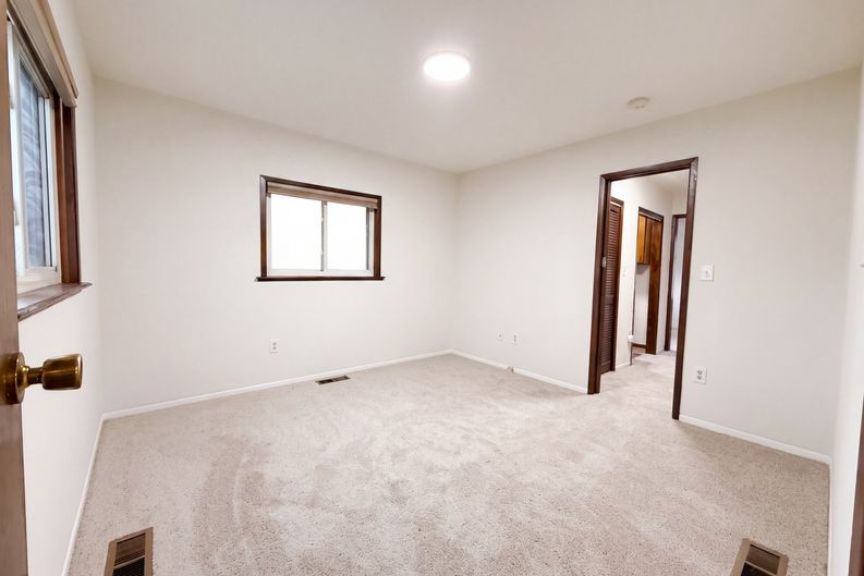 Photo 4 of 16 of 35115 University St, Westland, MI