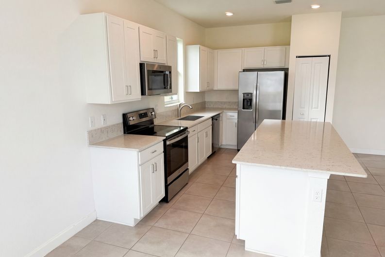Photo 18 of 42 of 12473 NW Lynch Ln, Port Saint Lucie, FL