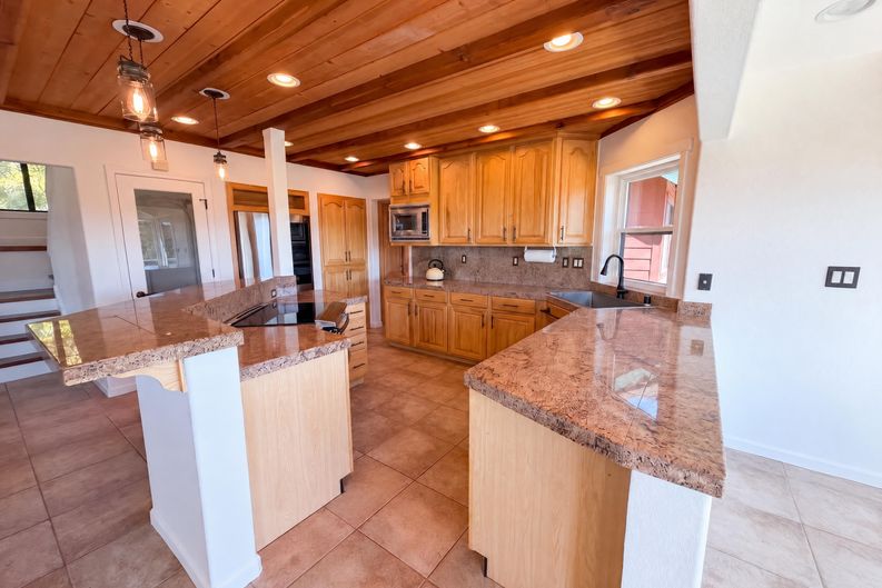 Photo 9 of 35 of 8384 Woodman Ln, Newcastle, CA