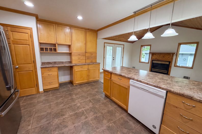 Photo 7 of 36 of 6280 6th St NE, Fridley, MN
