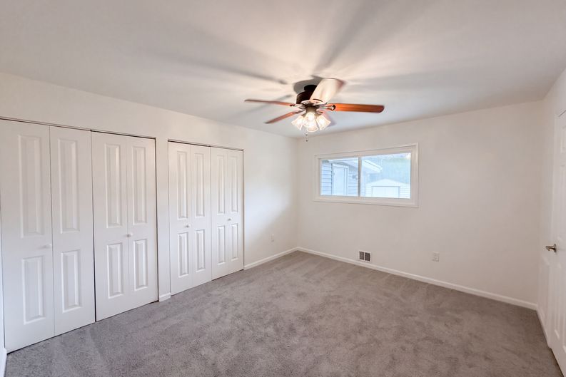 Photo 4 of 32 of 13512 Fitzhugh Ln, Woodbridge, VA