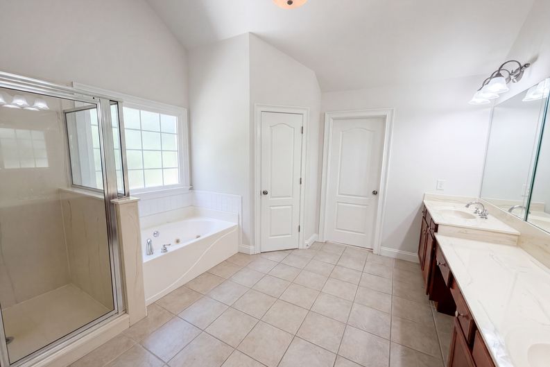Photo 6 of 23 of 861 Windsor Creek Dr, Grayson, GA