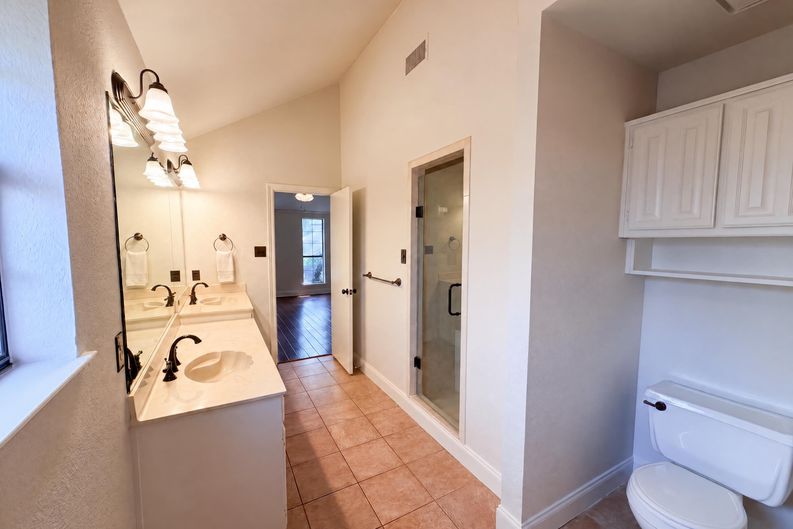 Photo 15 of 19 of 512 W Jefferson St, Wylie, TX