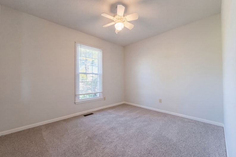 Photo 12 of 16 of 3311 Woodmere Ct, Hope Mills, NC