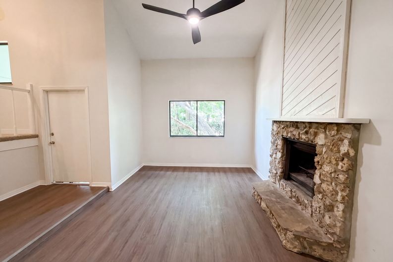 Photo 7 of 28 of 830 Dunbar Ter, Winter Springs, FL