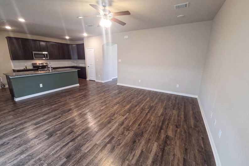 Photo 3 of 39 of 3001 Gilchrist Dr, Lorena, TX