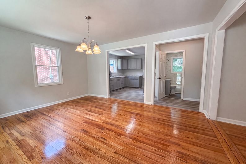 Photo 9 of 23 of 2257 Chappelle St, Columbia, SC