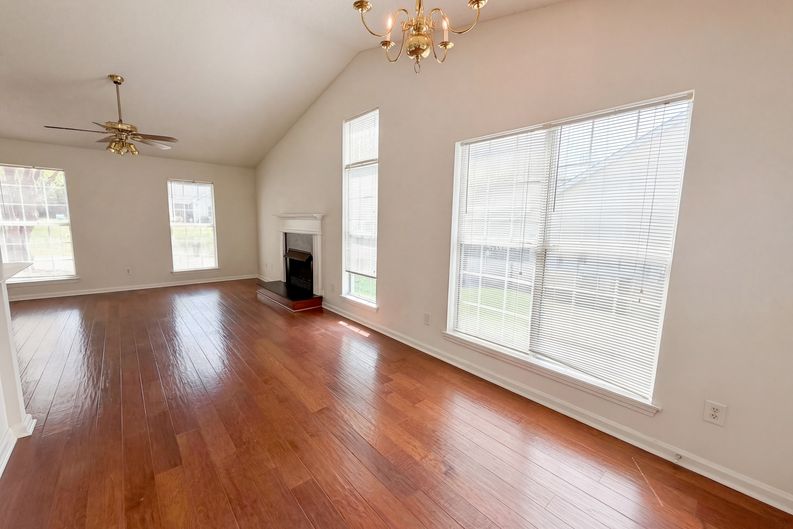 Photo 7 of 16 of 12525 Panthersville Dr, Charlotte, NC