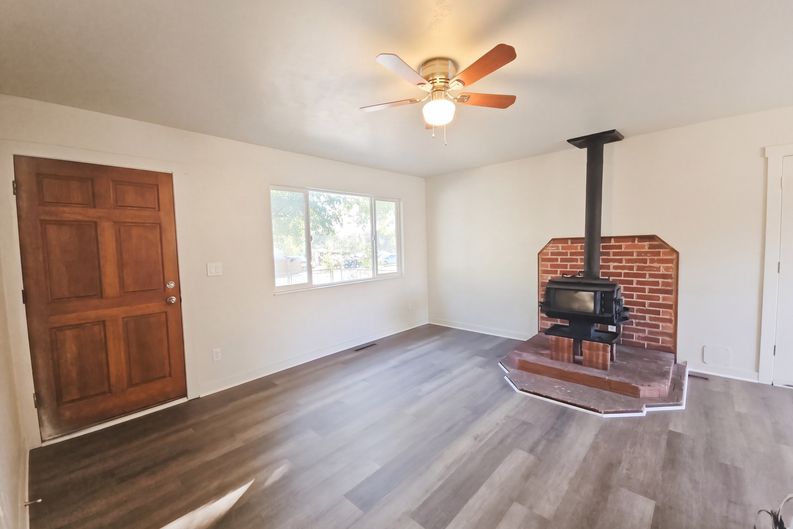 Photo 8 of 19 of 1136 Cambridge Ave, Colorado Springs, CO