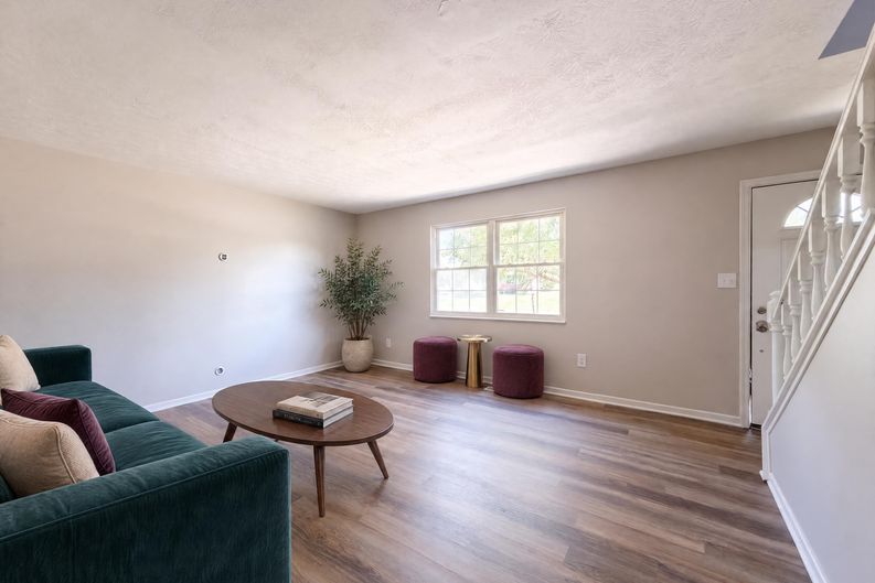 Photo 9 of 38 of 6363 Sandric Ln, Liberty Township, OH