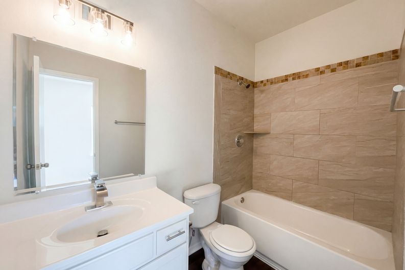 Photo 14 of 17 of 6434 Provident Green Dr, Katy, TX