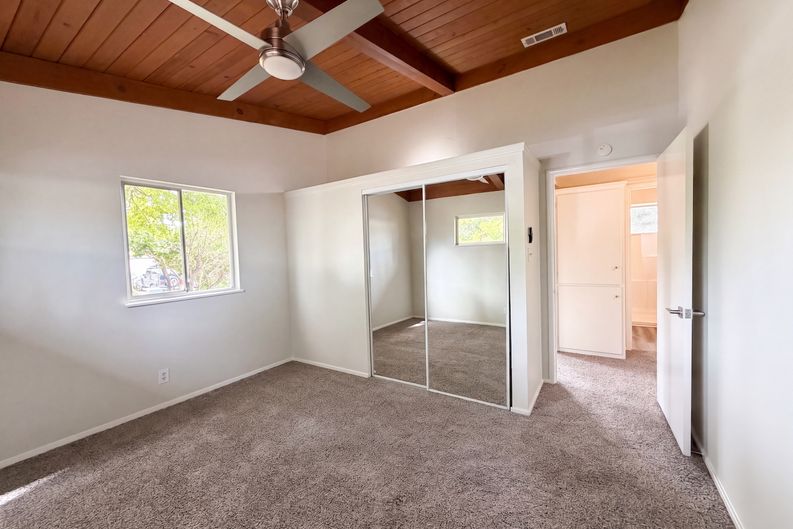 Photo 4 of 21 of 4821 Melvin Dr, Carmichael, CA