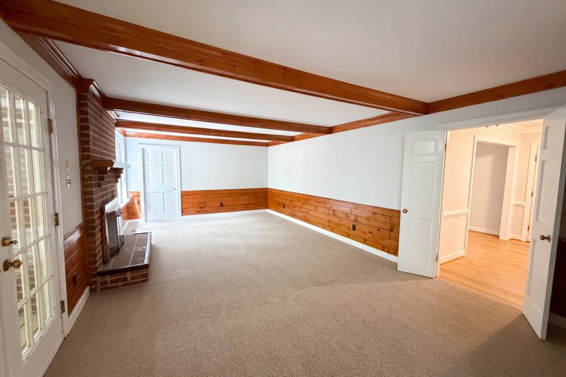 Photo 10 of 21 of 5517 W Bay Ct, Midlothian, VA