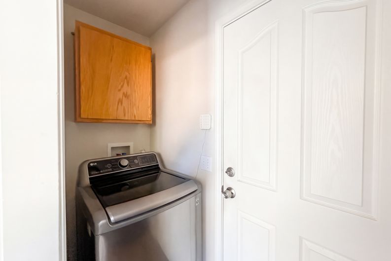 Photo 9 of 21 of 2520 Meadowgate Dr, Riverbank, CA
