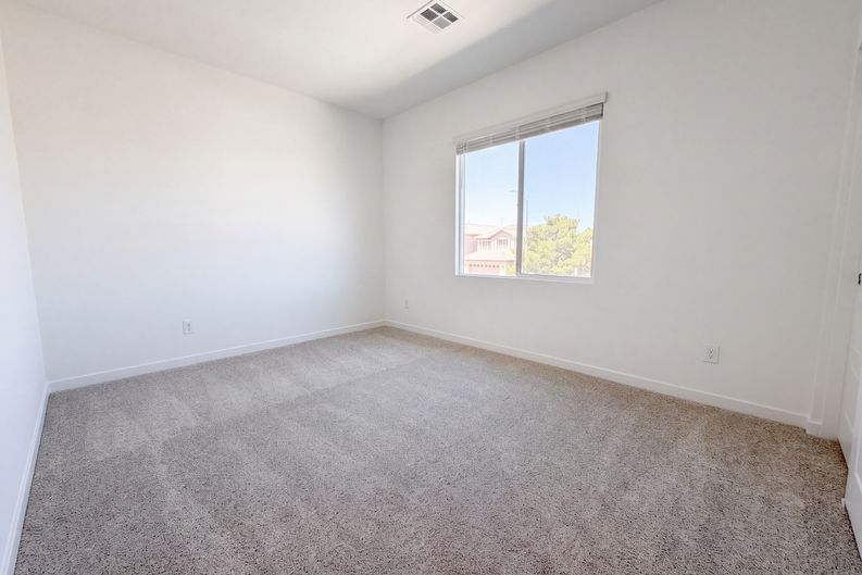 Photo 14 of 19 of 8373 W Rochelle Ave, Las Vegas, NV