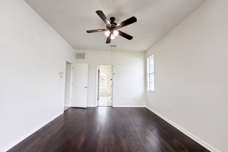 Photo 16 of 28 of 12919 Prestwick Dr, Riverview, FL
