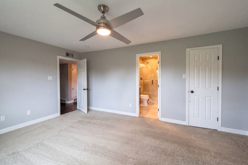 Photo 4 of 28 of 6302 Zanes Ct, Plano, TX