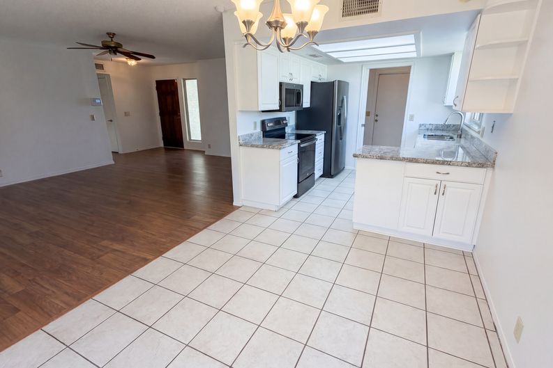 Photo 13 of 26 of 9207 W Kerry Ln, Peoria, AZ
