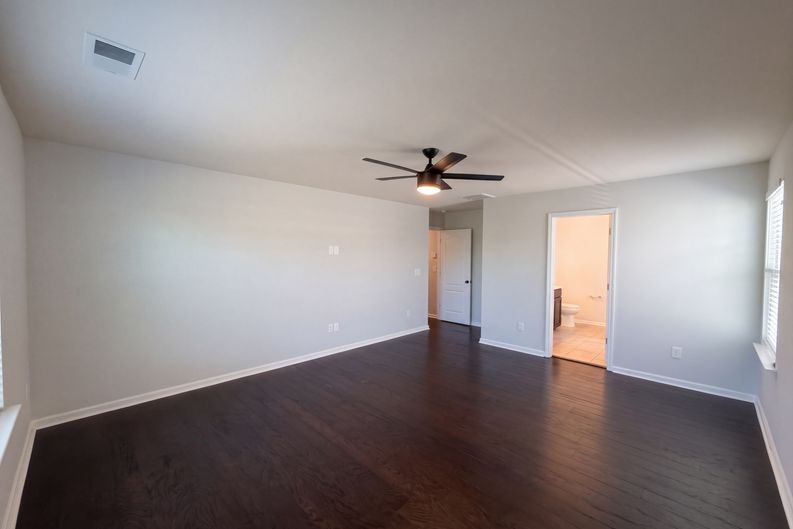 Photo 11 of 24 of 15128 Evergreen House Dr, Charlotte, NC