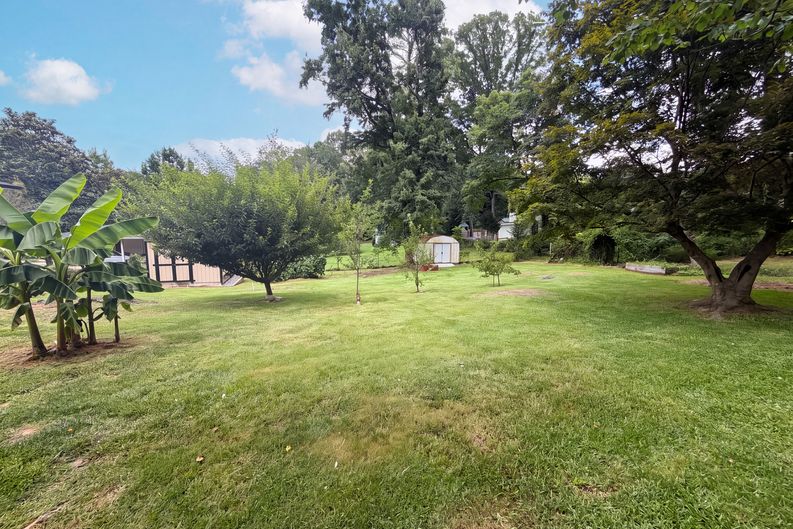 Photo 14 of 17 of 3119 Holbrook Dr SW, Marietta, GA