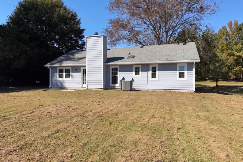 Photo 24 of 26 of 3040 Raymonds Ct, Loganville, GA