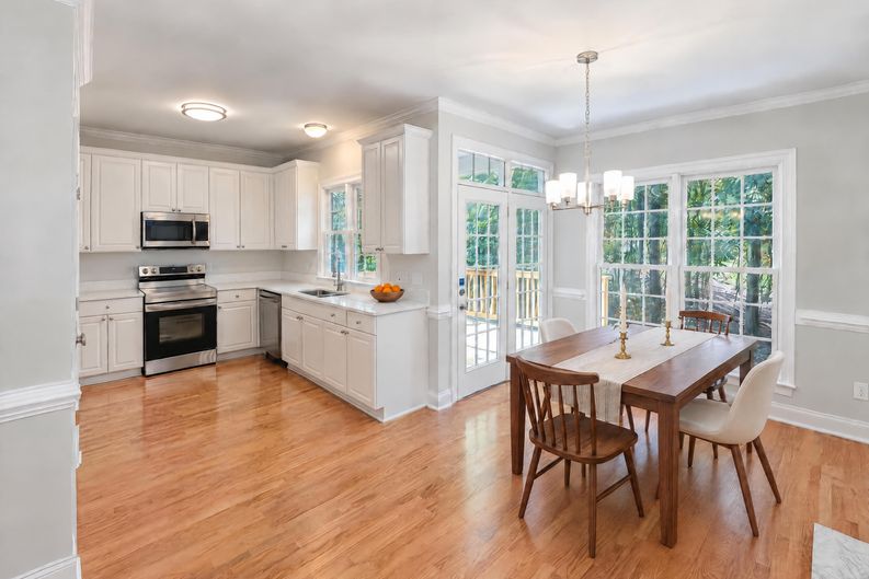 Photo 9 of 29 of 2916 Woodslope Dr, Raleigh, NC