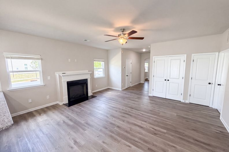 Photo 8 of 25 of 4104 Stoneygreen Ln, Charlotte, NC
