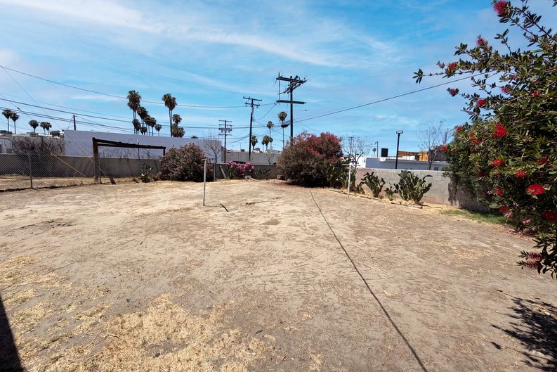 Photo 19 of 20 of 215 Laurel Ln, Hemet, CA