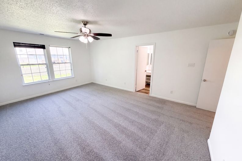 Photo 15 of 24 of 12134 Brushfield Ln, Fishers, IN