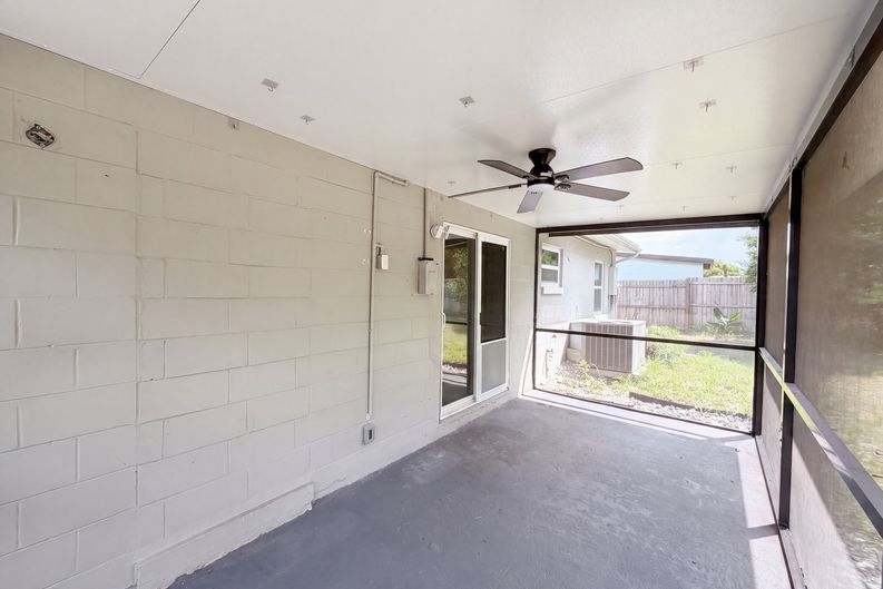 Photo 18 of 19 of 2242 E Dana Dr, Deltona, FL