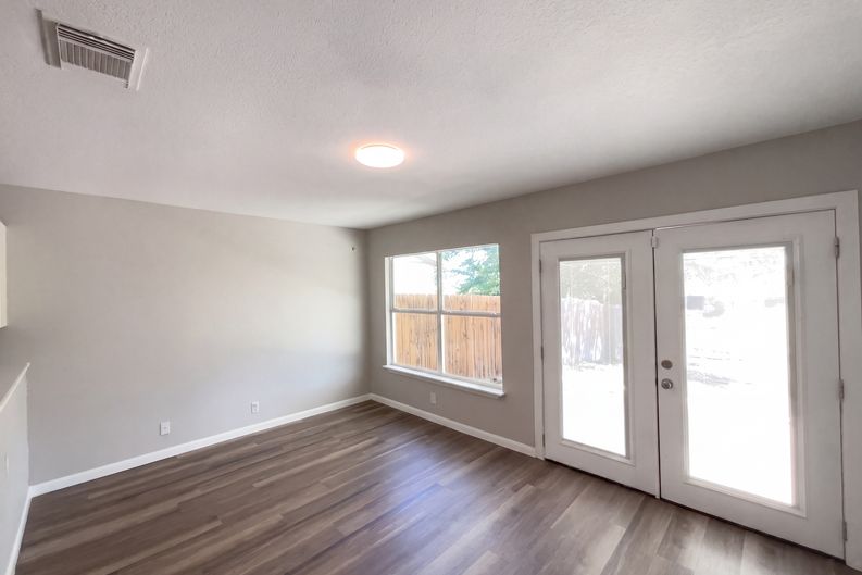 Photo 7 of 23 of 9646 Ivy Plain Dr, San Antonio, TX