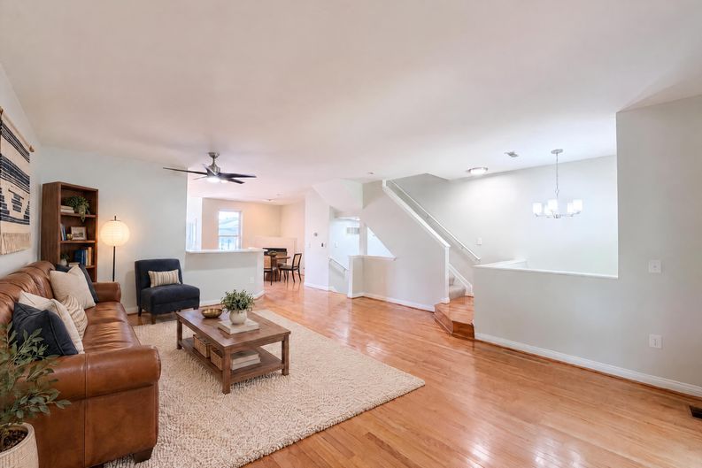 Photo 3 of 32 of 1031 Cutter St, Cincinnati, OH