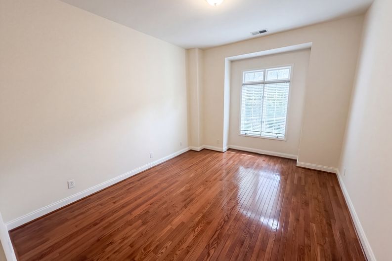 Photo 9 of 19 of 774 N Davidson St, Charlotte, NC