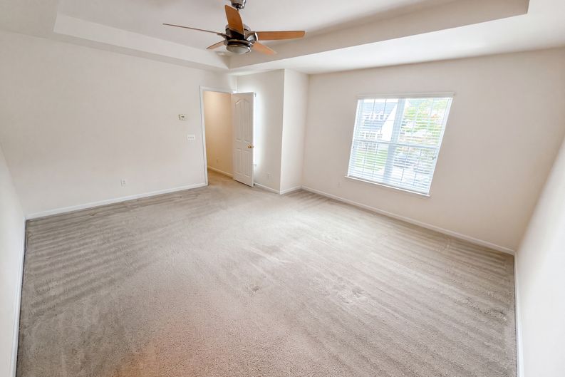 Photo 11 of 17 of 17240 Westmill Ln, Charlotte, NC