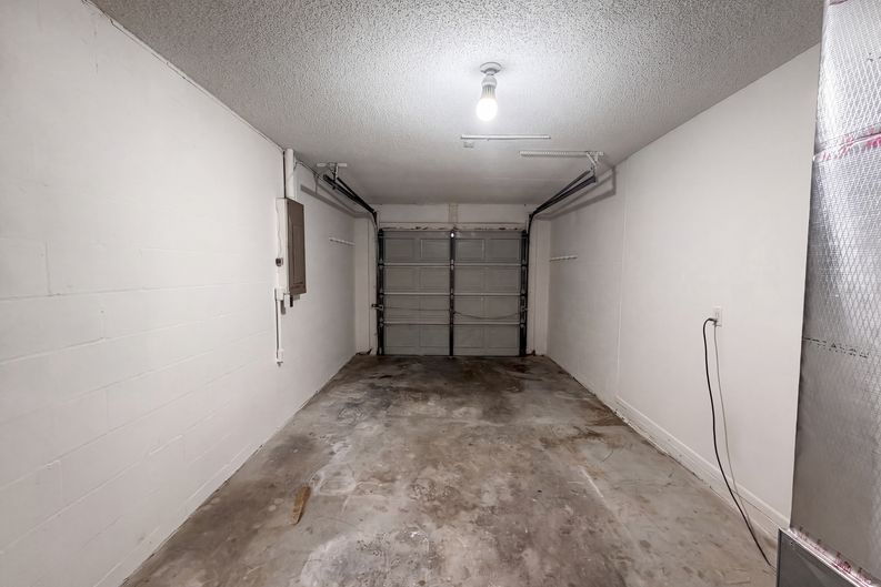 Photo 13 of 17 of 11648 Hidden Hollow Cir, Tampa, FL