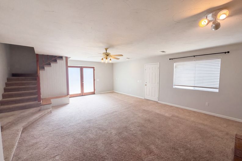 Photo 6 of 29 of 509 Calhoun Pl, Hemet, CA