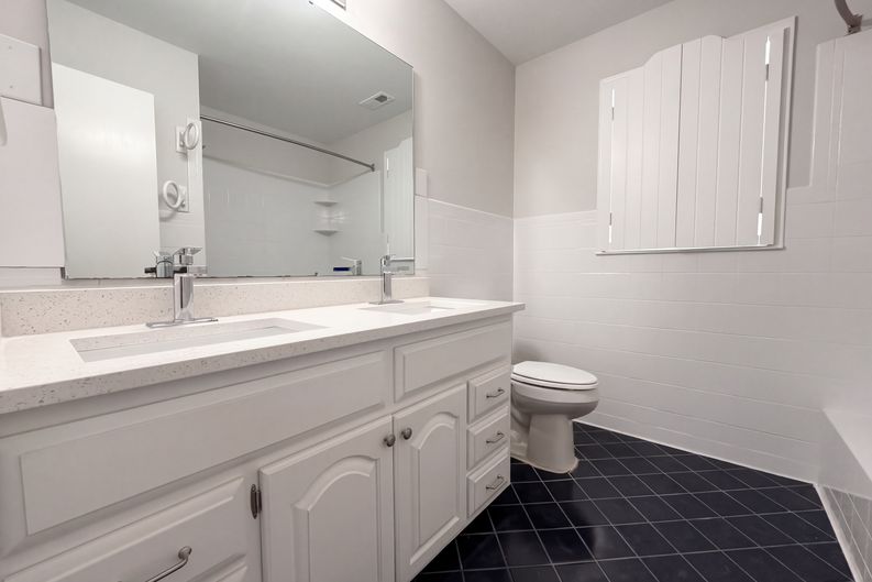 Photo 8 of 16 of 5408 Woodard Ct, Fayetteville, NC