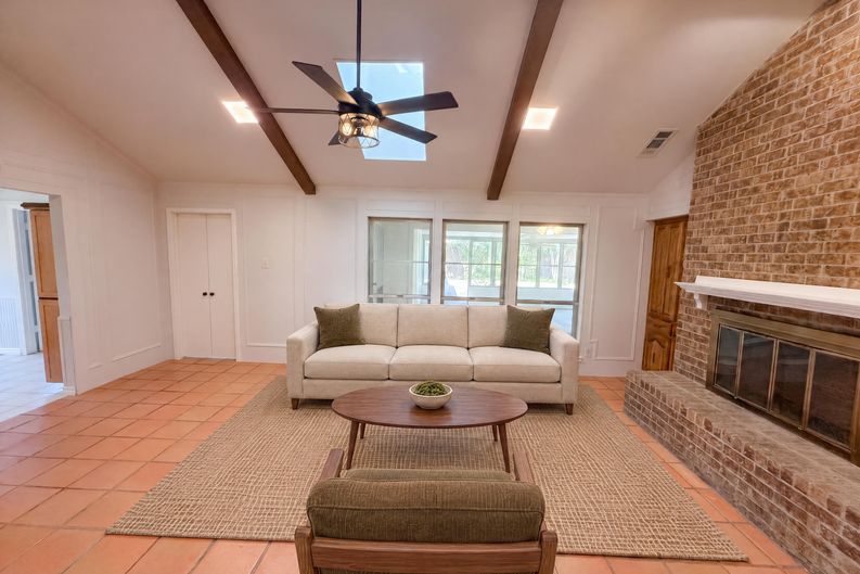 Photo 3 of 24 of 2105 J J Pearce Dr, Richardson, TX