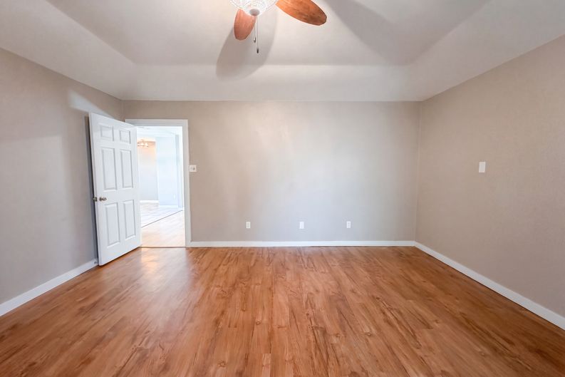 Photo 13 of 23 of 1356 Timberwood Trl, New Braunfels, TX