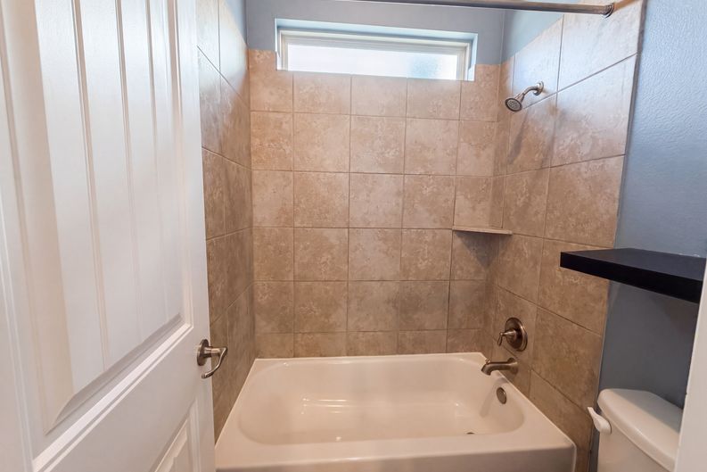 Photo 16 of 21 of 122 Bluehaw Dr, Georgetown, TX