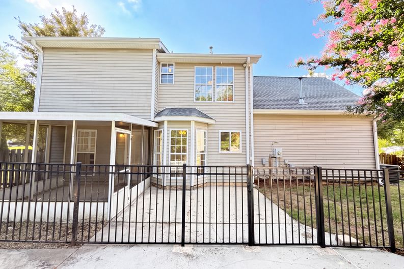 Photo 5 of 21 of 3016 Wyntree Ct, Matthews, NC