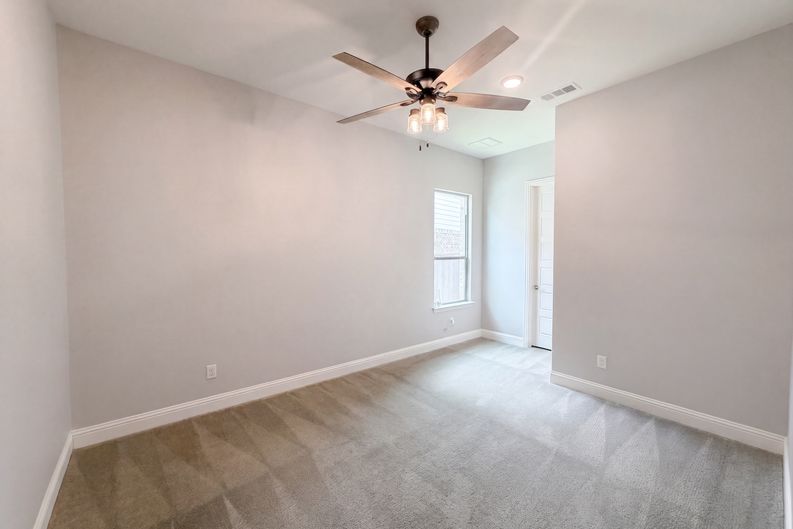 Photo 31 of 37 of 11509 Misty Ridge Dr, Roanoke, TX