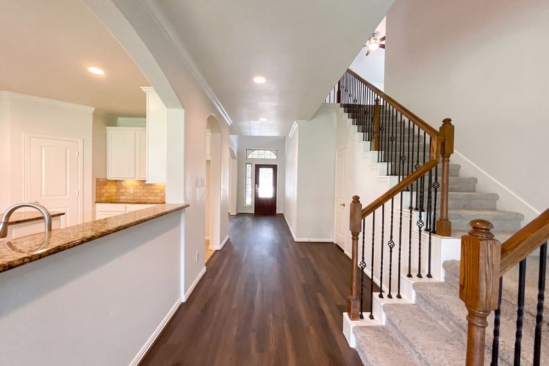 Photo 9 of 22 of 17118 Jetton Park Ln, Humble, TX