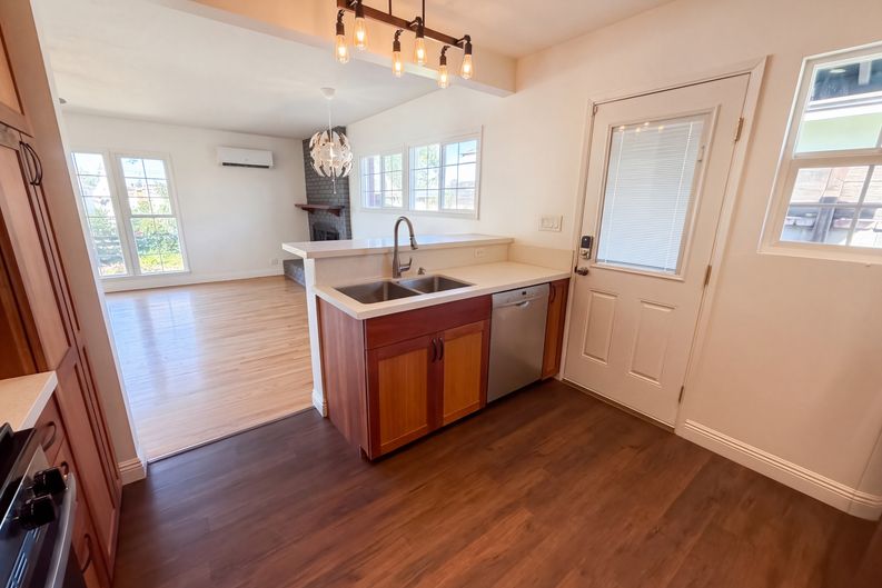 Photo 8 of 31 of 14945 Dunton Dr, Whittier, CA