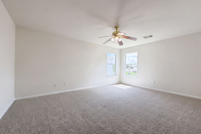 Photo 11 of 22 of 16519 Eaglewood Shadows Dr, Sugar Land, TX