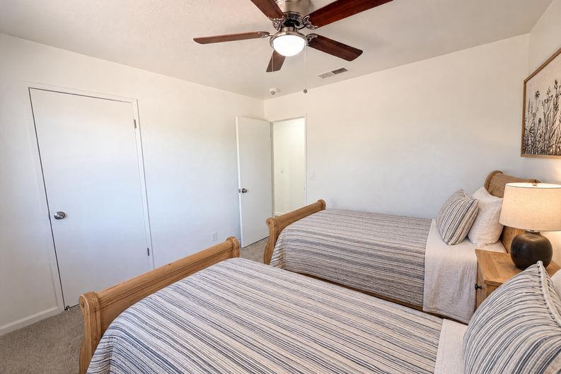 Photo 13 of 29 of 6041 Thornicroft Dr, Valley Springs, CA
