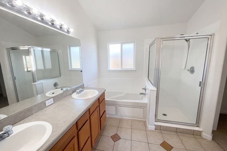 Photo 11 of 20 of 9686 Fairwood St, Littleton, CO