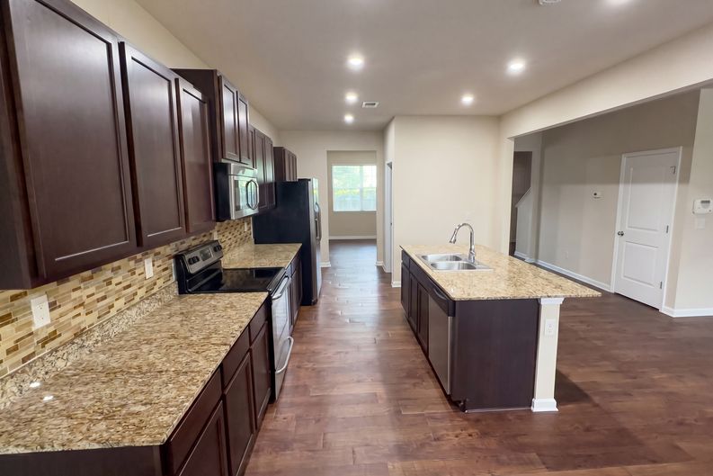 Photo 7 of 39 of 8496 Glenview St, Douglasville, GA