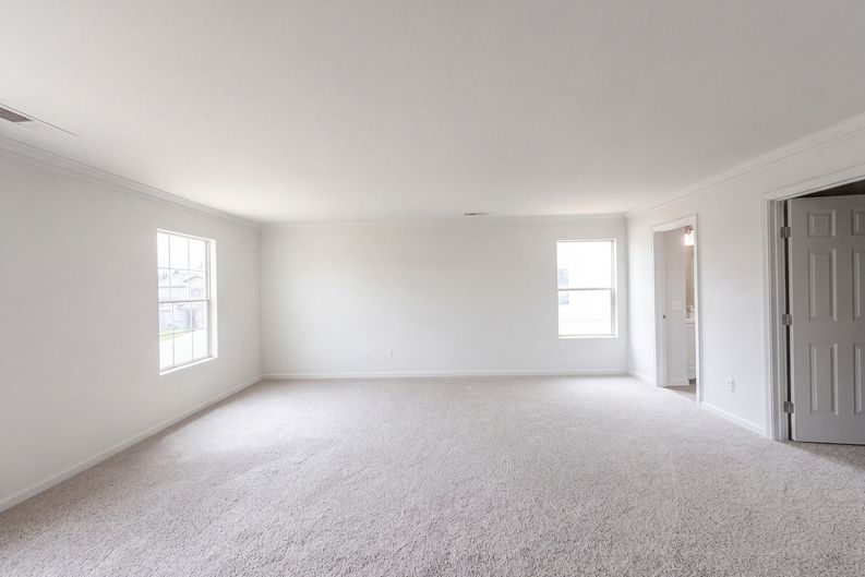 Photo 4 of 31 of 2155 Watercourse St, Stockton, CA
